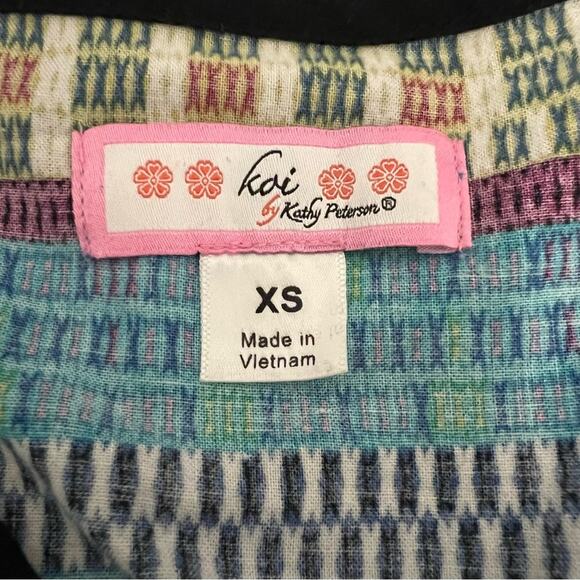 koi by Kathy Peterson Scrub Top | Women’s Size XS - Picture 3 of 6